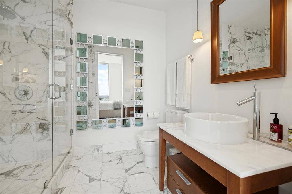 2200 Victory Avenue, #1705, Dallas, TX 75219 2200 Victory Avenue, #1705, Dallas, TX 75219