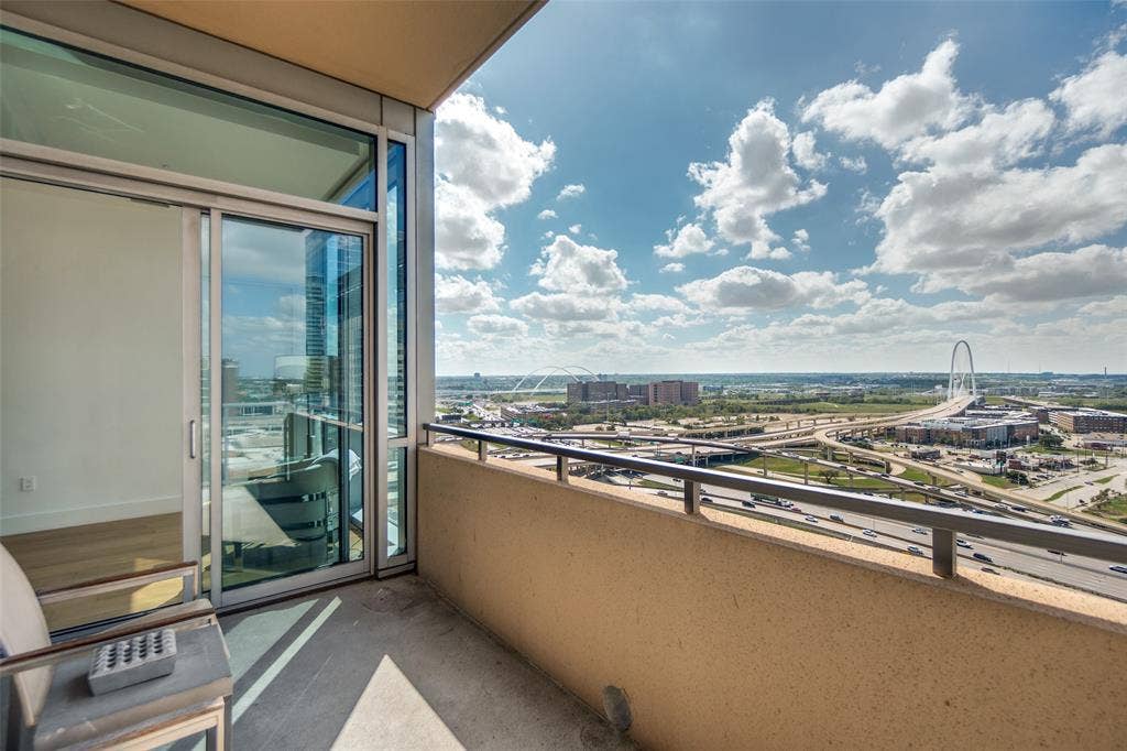 2200 Victory Avenue, #1705, Dallas, TX 75219 2200 Victory Avenue, #1705, Dallas, TX 75219
