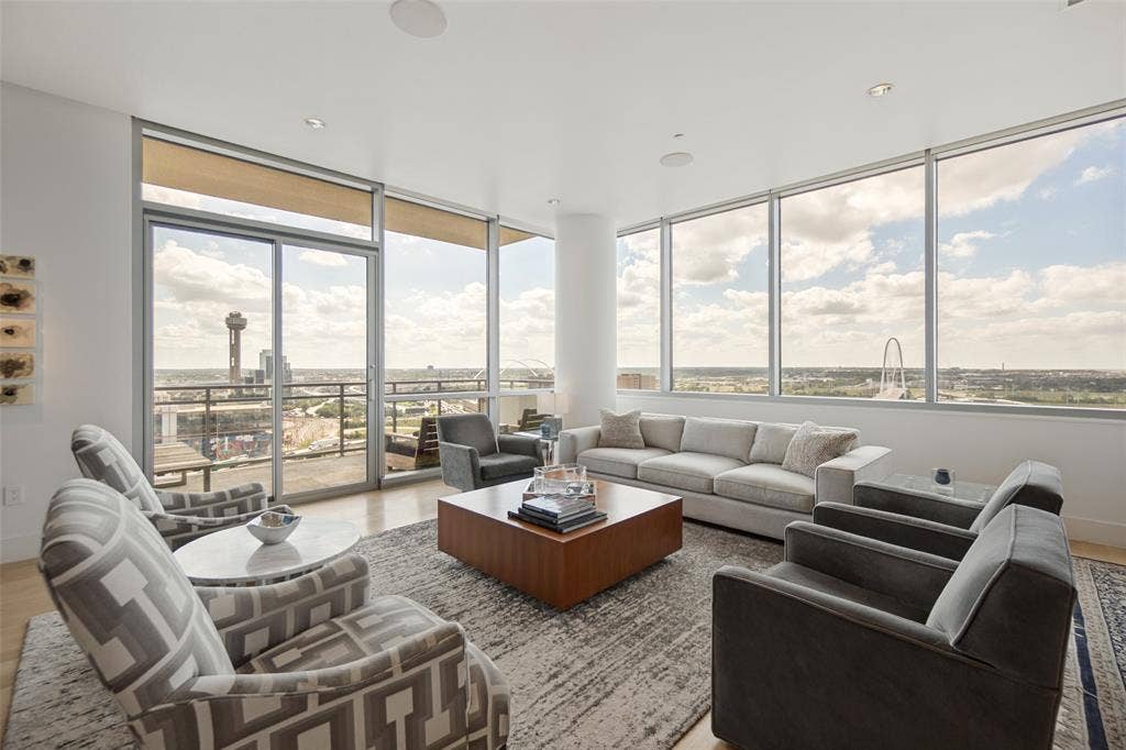2200 Victory Avenue, #1705, Dallas, TX 75219 2200 Victory Avenue, #1705, Dallas, TX 75219