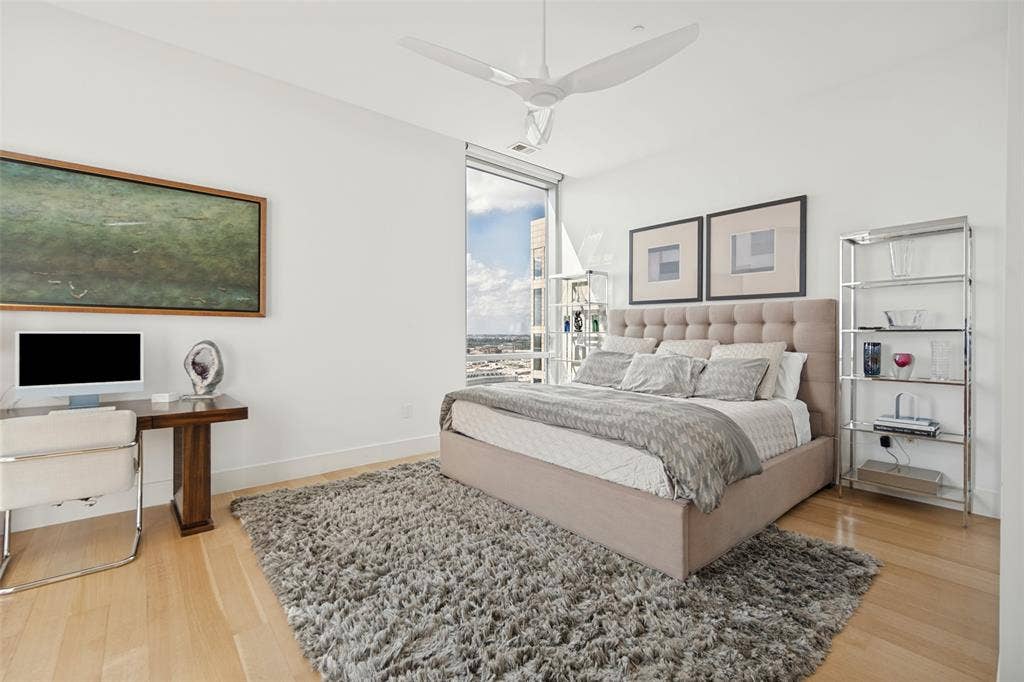 2200 Victory Avenue, #1705, Dallas, TX 75219 2200 Victory Avenue, #1705, Dallas, TX 75219
