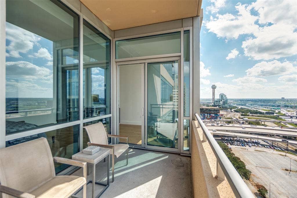 2200 Victory Avenue, #1705, Dallas, TX 75219 2200 Victory Avenue, #1705, Dallas, TX 75219