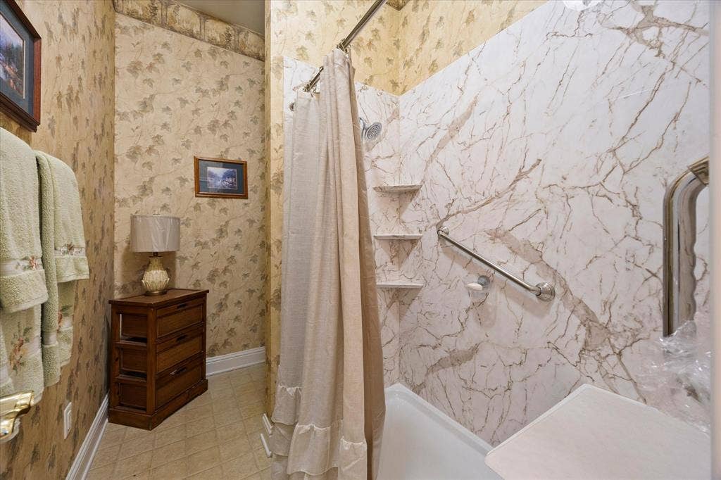 351 County Road 3378, Emory, TX 75440