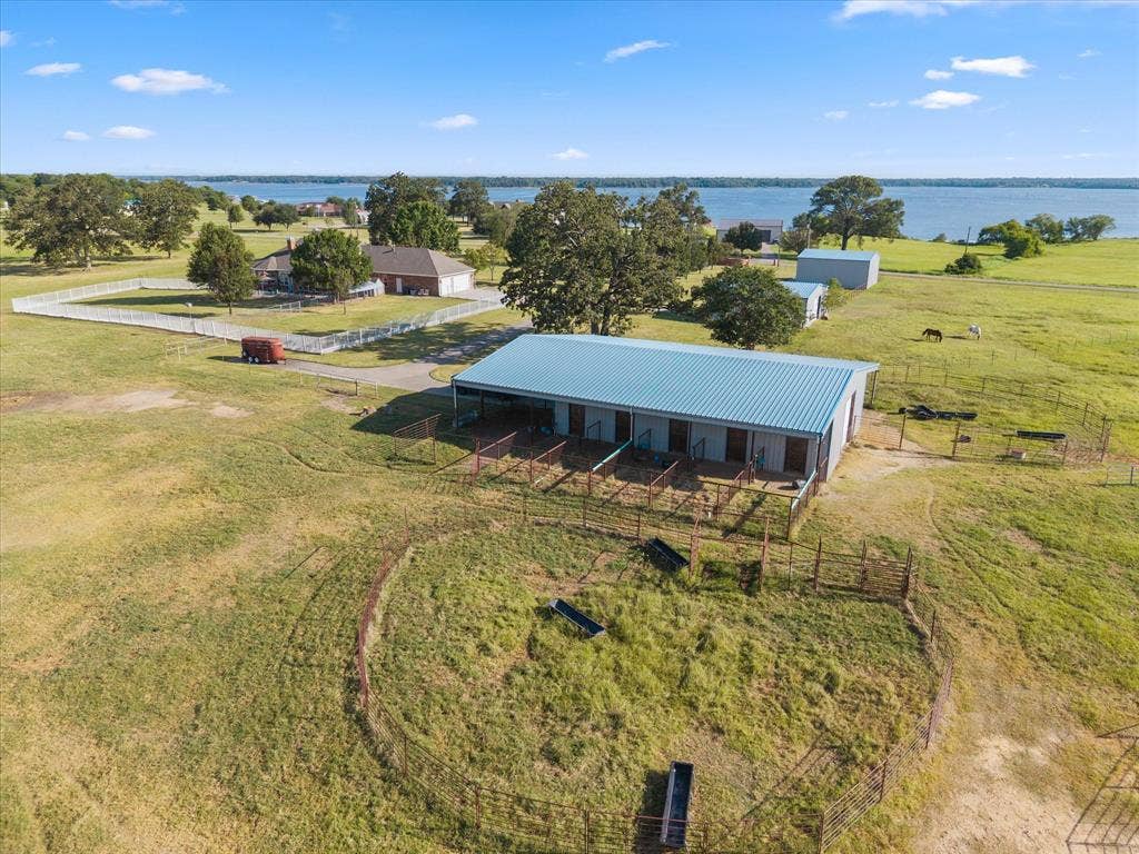 351 County Road 3378, Emory, TX 75440
