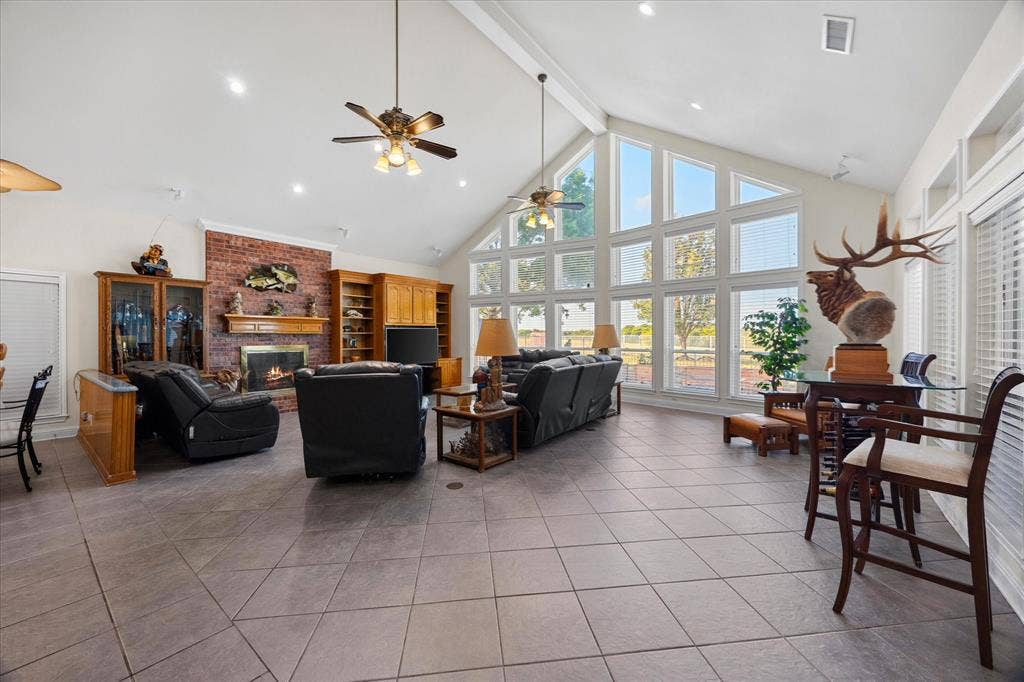 351 County Road 3378, Emory, TX 75440