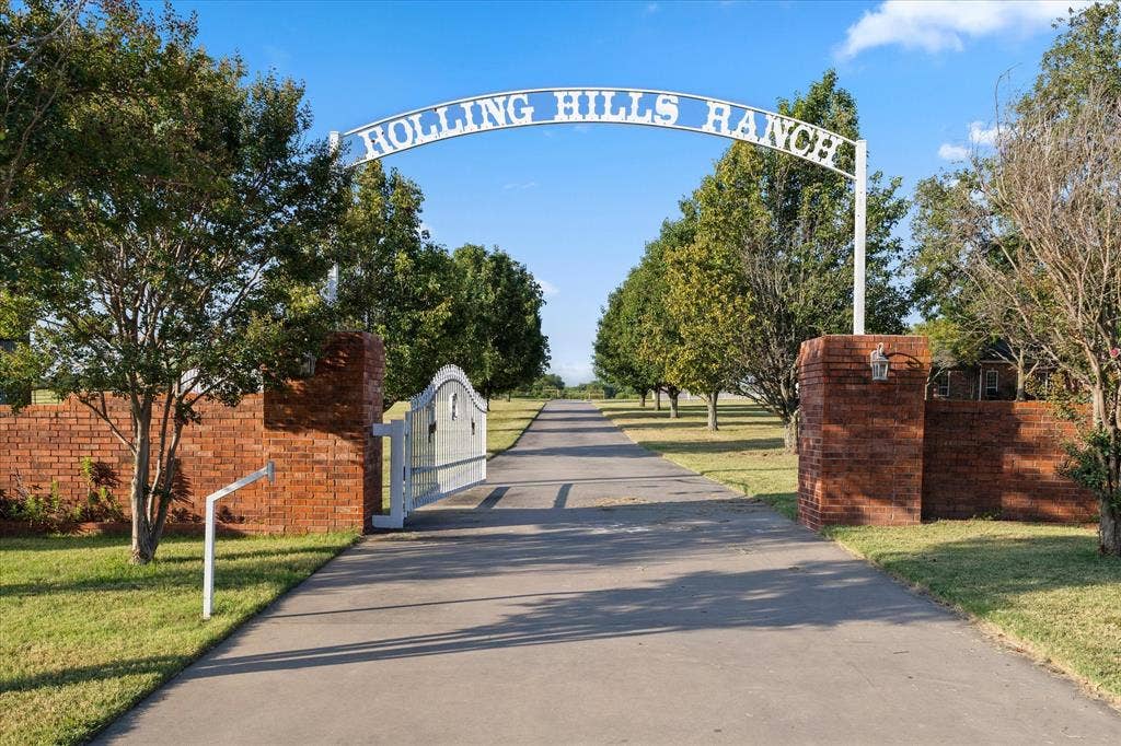 351 County Road 3378, Emory, TX 75440