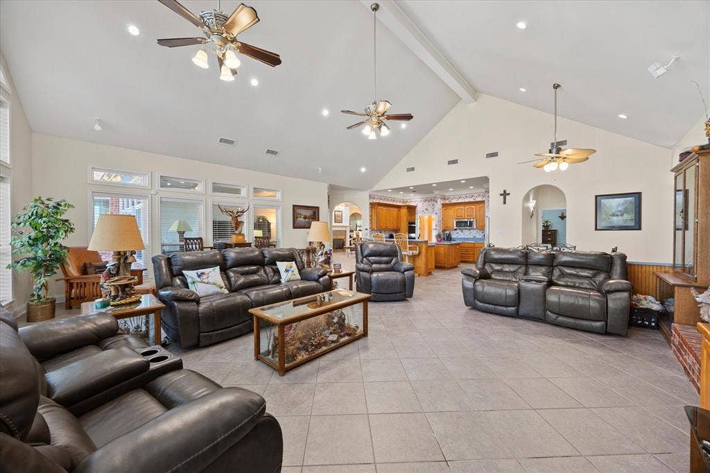 351 County Road 3378, Emory, TX 75440