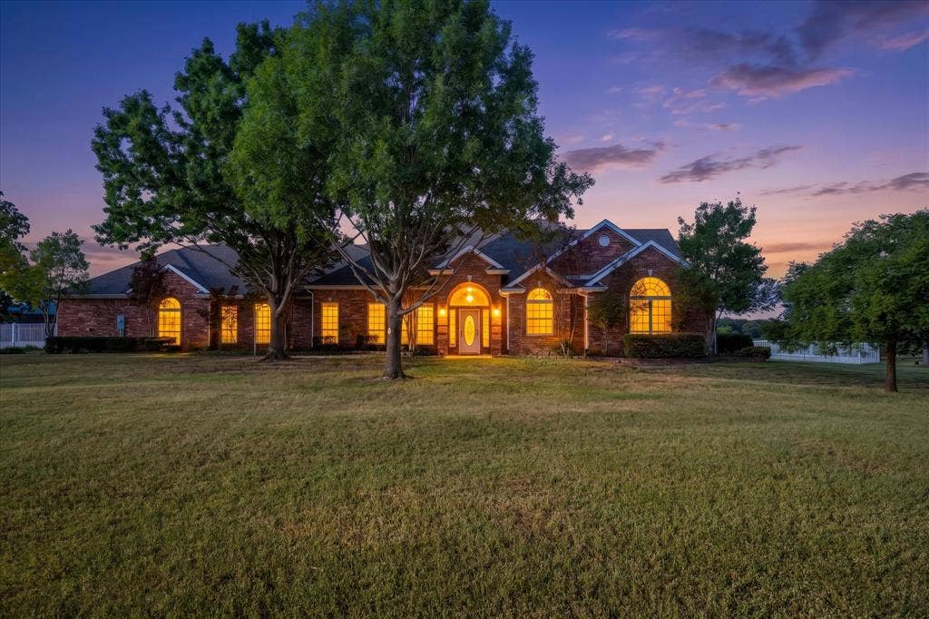 351 County Road 3378, Emory, TX 75440