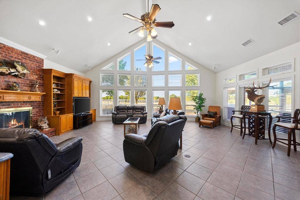 351 County Road 3378, Emory, TX 75440