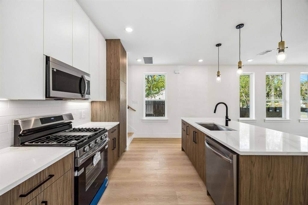 413 N Patton Avenue, Dallas, TX 75203 413 N Patton Avenue, Dallas, TX 75203
