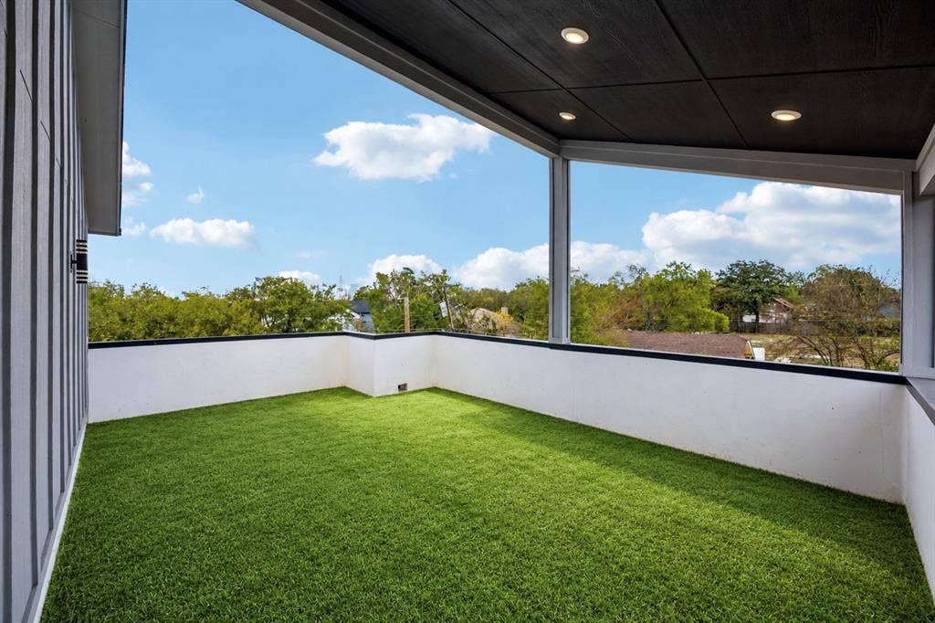 413 N Patton Avenue, Dallas, TX 75203 413 N Patton Avenue, Dallas, TX 75203