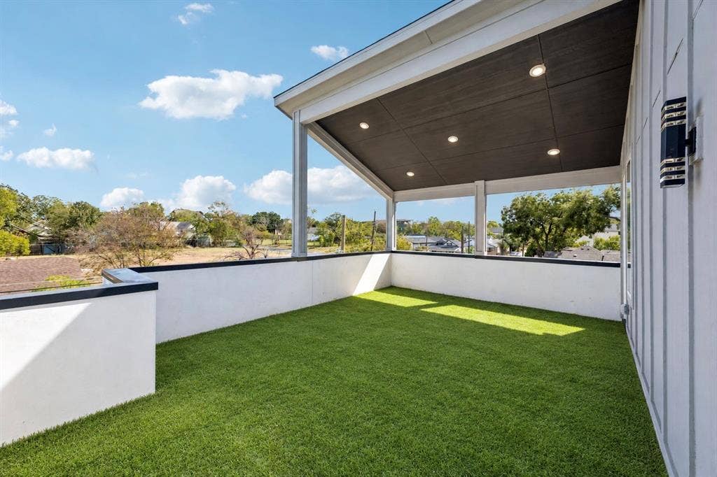 413 N Patton Avenue, Dallas, TX 75203 413 N Patton Avenue, Dallas, TX 75203
