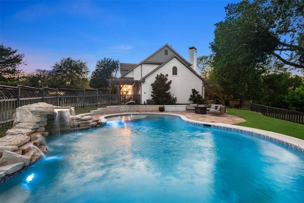 7750 Cottonwood Street, Frisco, TX 75033 Resort-style pool tucked into a beautiful natural setting.