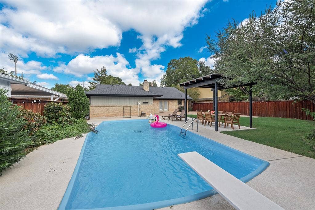 Irving, TX 75062 Irving, TX 75062