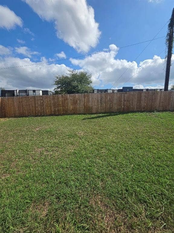 8034 Genesis Drive, Dallas, TX 75232 8034 Genesis Drive, Dallas, TX 75232