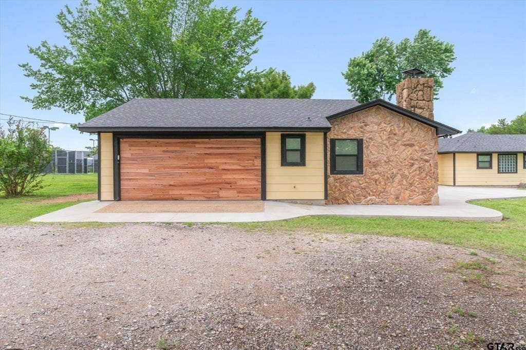 1203 N Spring Street, Grand Saline, TX 75140