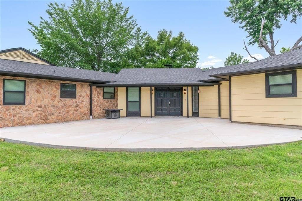 1203 N Spring Street, Grand Saline, TX 75140