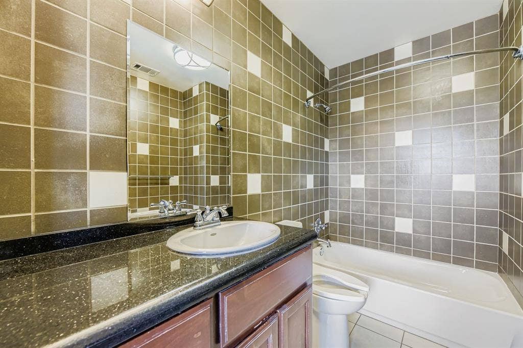 928 Lipscomb Street, #206, Fort Worth, TX 76104