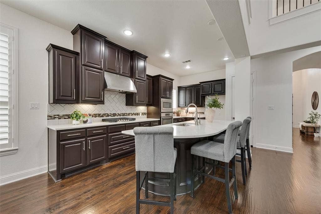7254 Clementine Drive, Irving, TX 75063