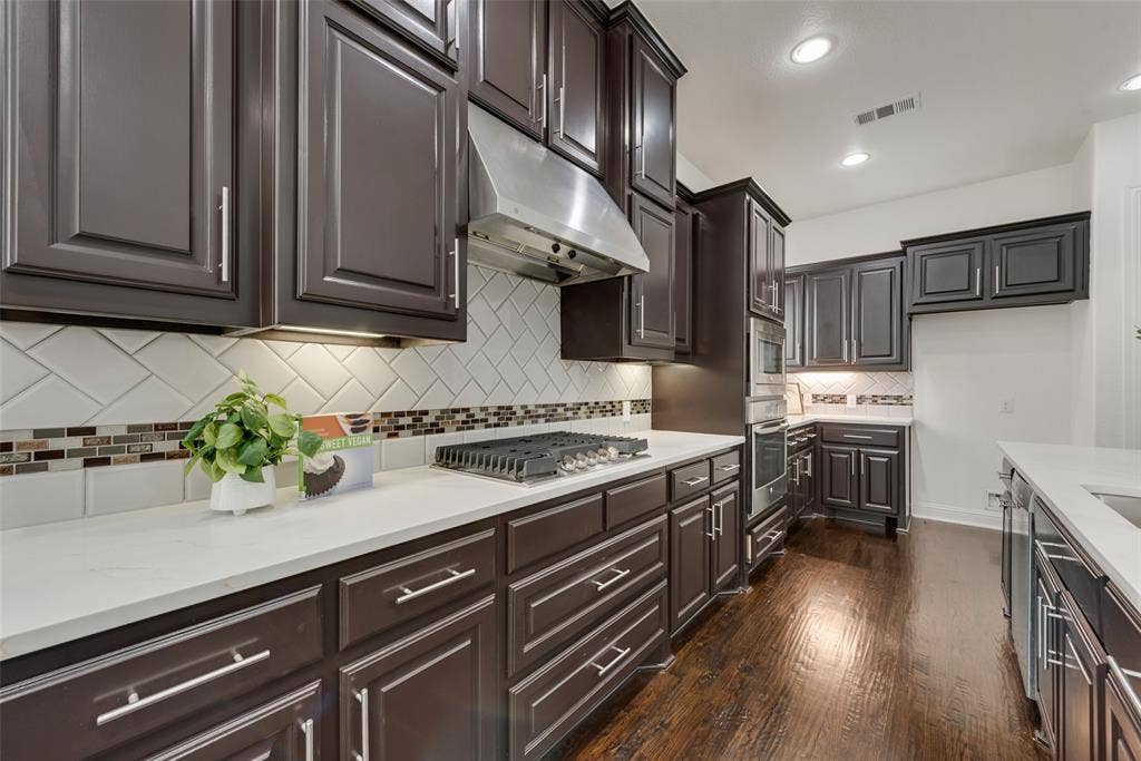 7254 Clementine Drive, Irving, TX 75063