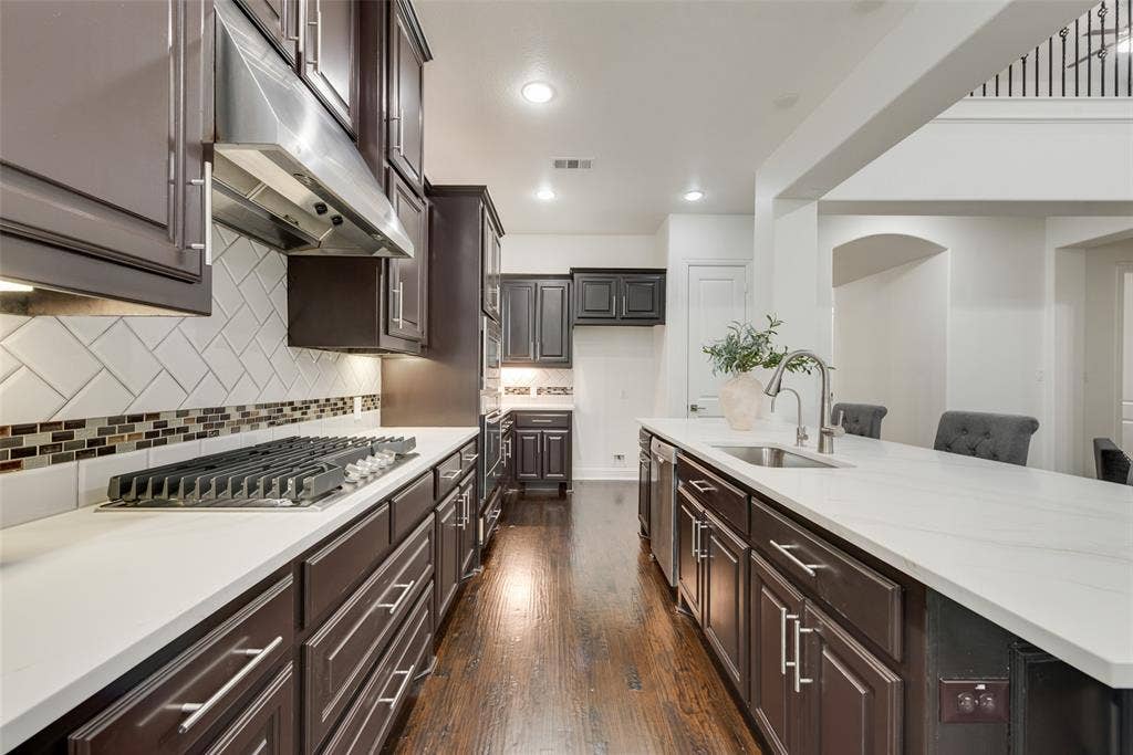 7254 Clementine Drive, Irving, TX 75063