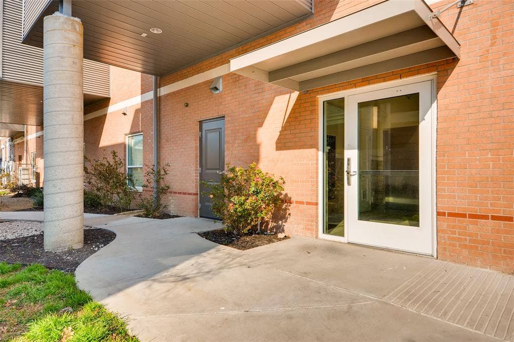 928 Travis Avenue, #407, Fort Worth, TX 76104