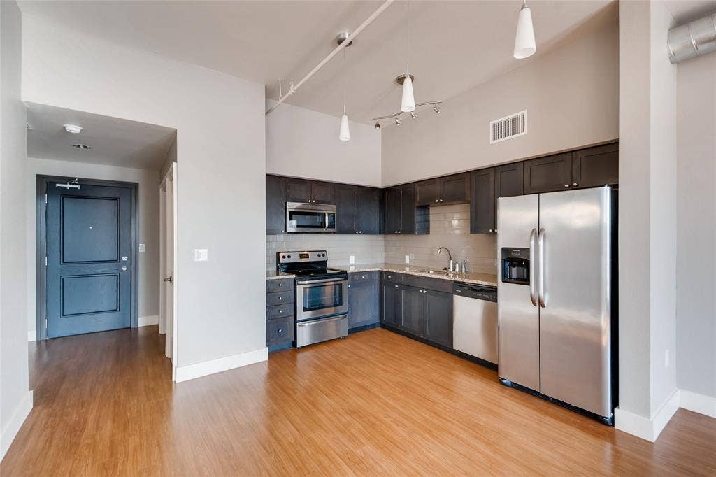 928 Travis Avenue, #407, Fort Worth, TX 76104