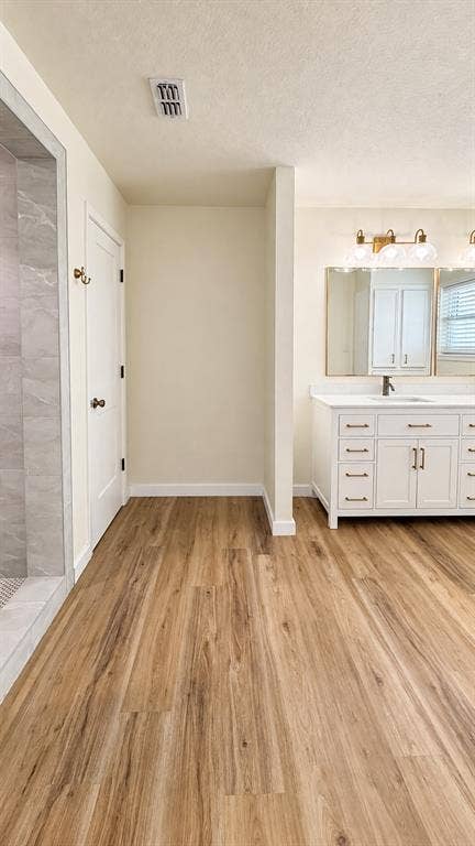 2310 Potosi Road, Abilene, TX 79602 MASTER BATH