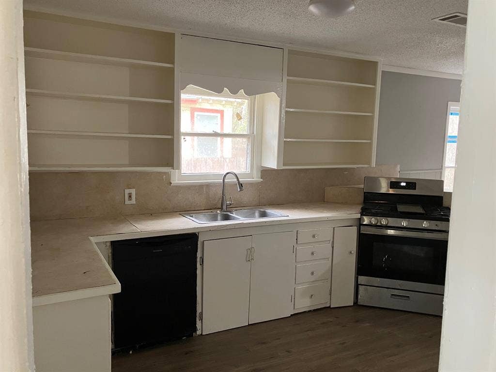 4017 Gordon Street, Greenville, TX 75401 4017 Gordon Street, Greenville, TX 75401