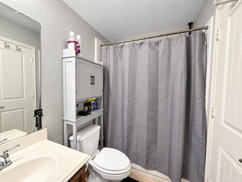 1509 Enchanted Rock Trail, McKinney, TX 75072 upstairs full bath