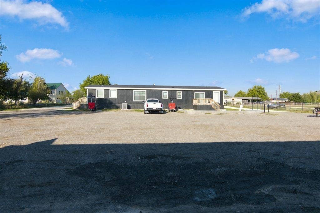 18061 CINDY Lane, Justin, TX 76247 18061 CINDY Lane, Justin, TX 76247