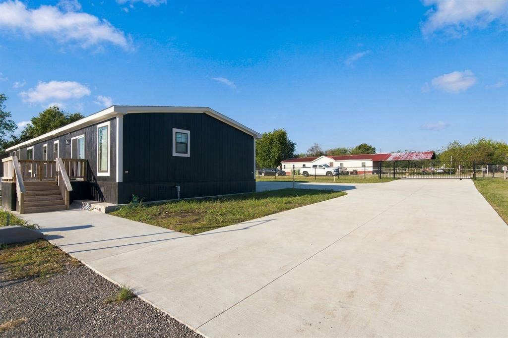 18061 CINDY Lane, Justin, TX 76247 18061 CINDY Lane, Justin, TX 76247