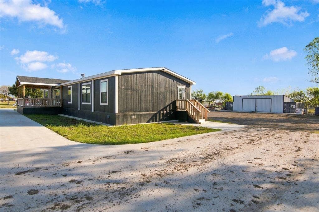 18061 CINDY Lane, Justin, TX 76247 18061 CINDY Lane, Justin, TX 76247