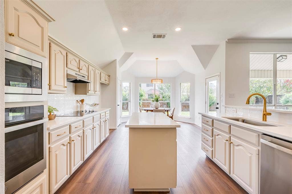 7036 Herman Jared Drive, North Richland Hills, TX 76182