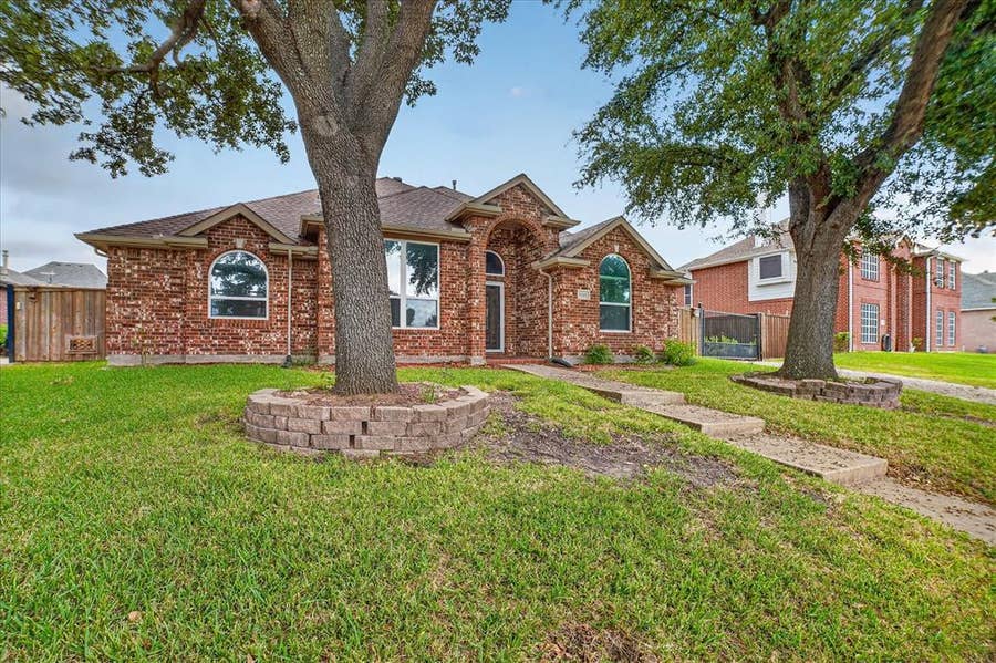 Property photo for 8301 Martha Lane, Rowlett, TX