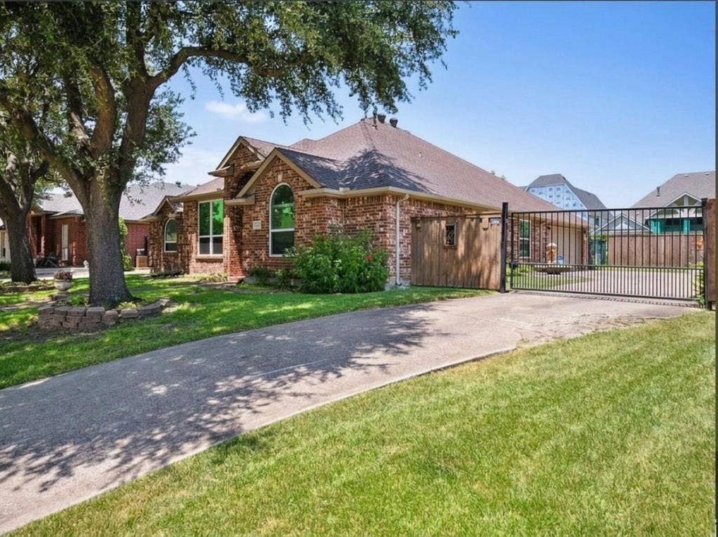 8301 Martha Lane, Rowlett, TX 75088