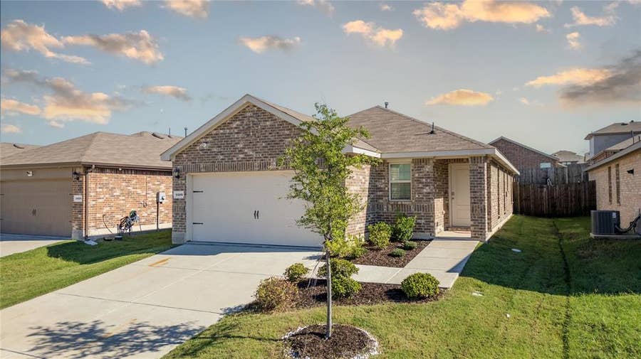 Property photo for 1526 Dilley Lane, Forney, TX