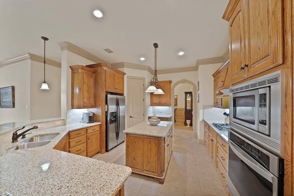 1408 St Tropez Lane, Arlington, TX 76013 1408 St Tropez Lane, Arlington, TX 76013