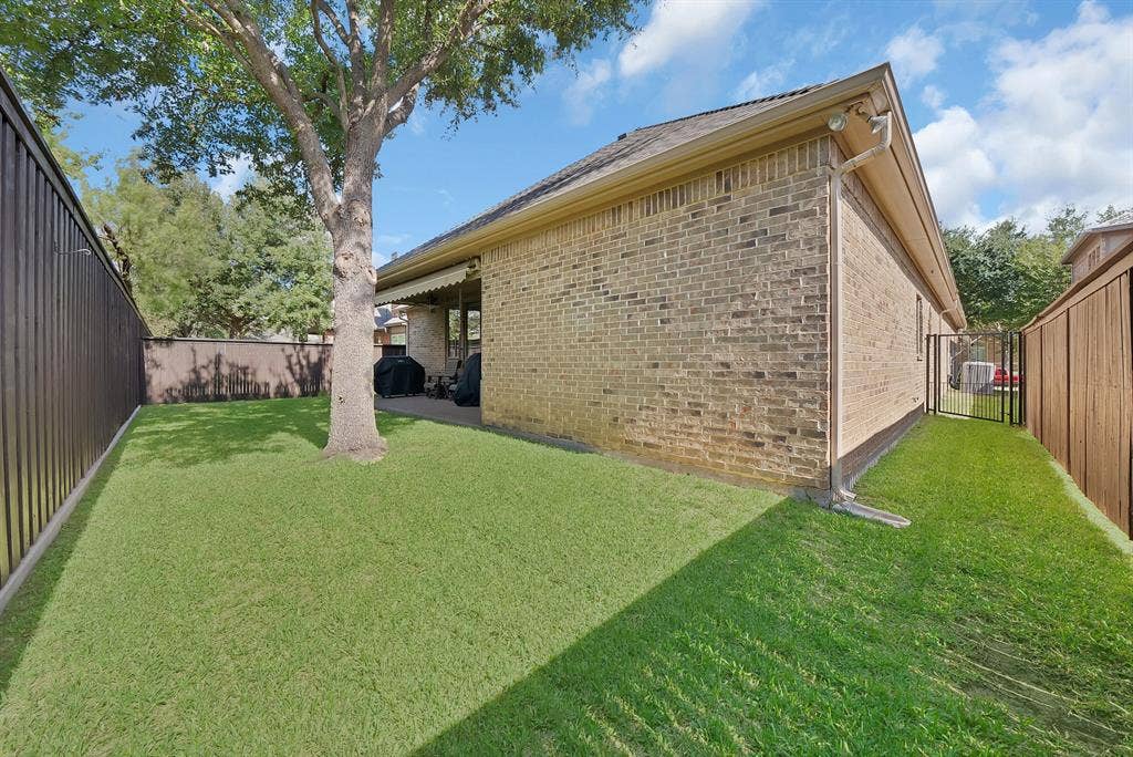 1408 St Tropez Lane, Arlington, TX 76013 1408 St Tropez Lane, Arlington, TX 76013