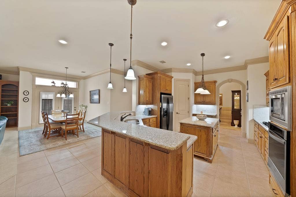 1408 St Tropez Lane, Arlington, TX 76013 1408 St Tropez Lane, Arlington, TX 76013