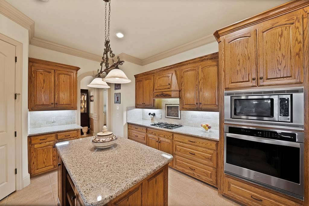 1408 St Tropez Lane, Arlington, TX 76013 1408 St Tropez Lane, Arlington, TX 76013