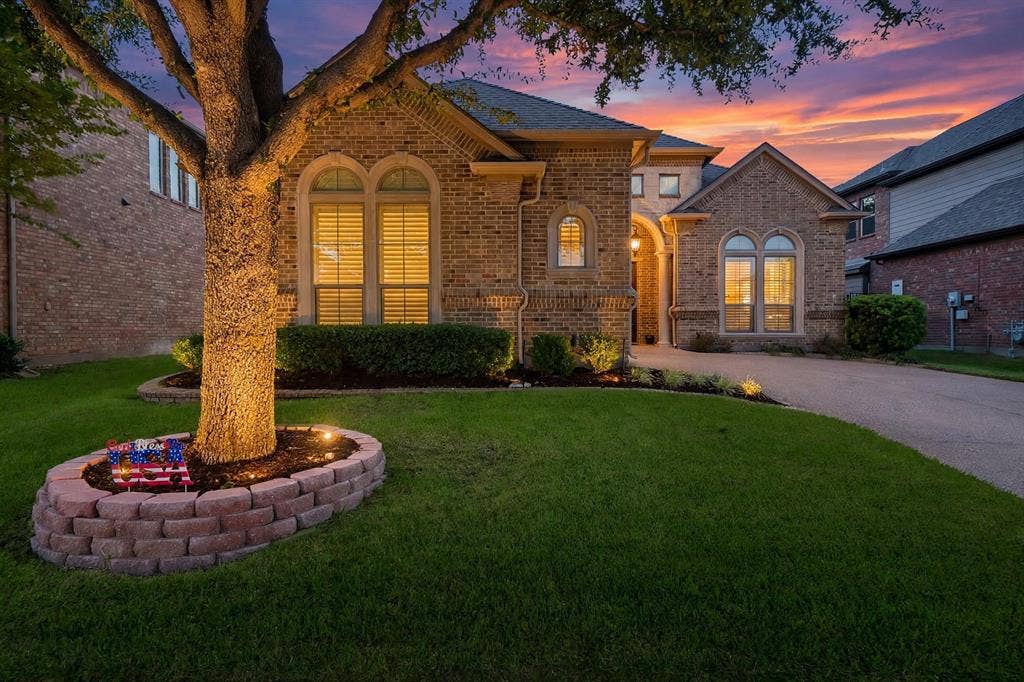 1408 St Tropez Lane, Arlington, TX 76013 1408 St Tropez Lane, Arlington, TX 76013