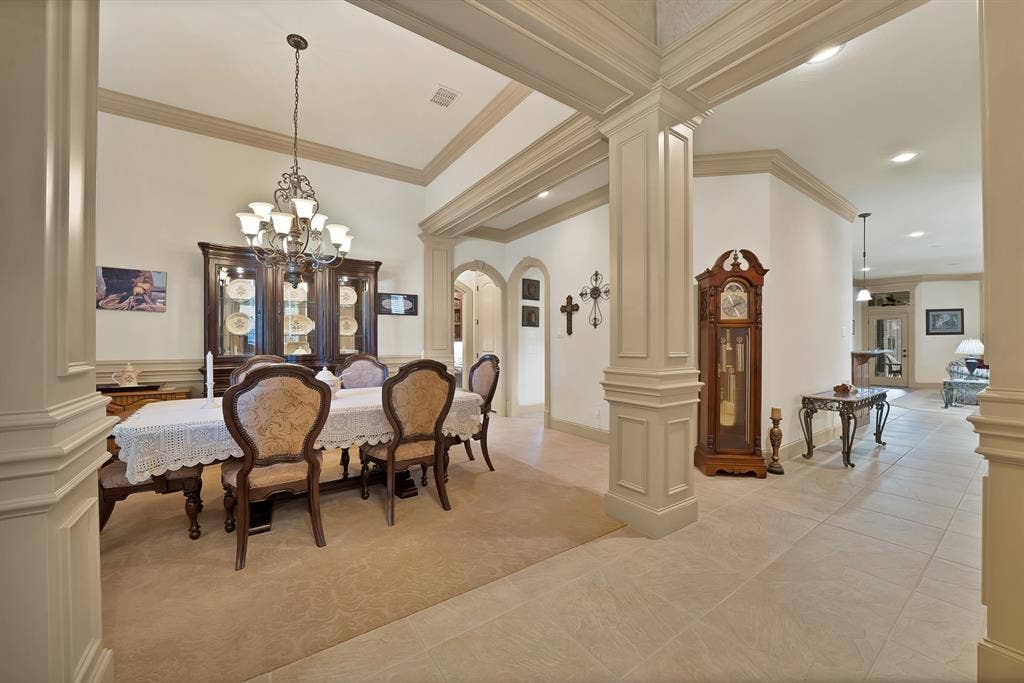 1408 St Tropez Lane, Arlington, TX 76013 1408 St Tropez Lane, Arlington, TX 76013
