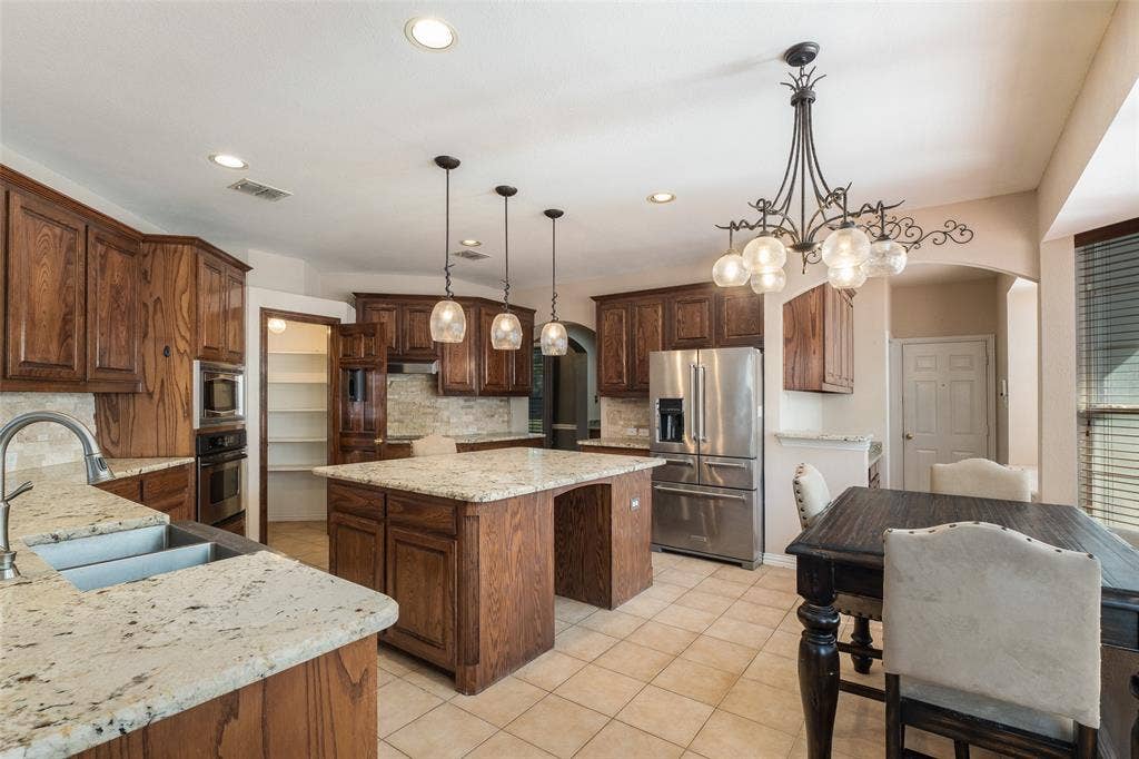 3819 Winding Forest Drive, Grand Prairie, TX 75052