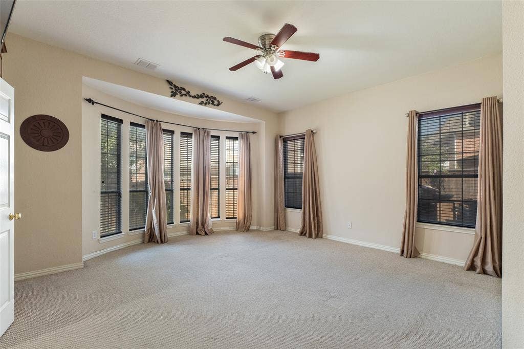 3819 Winding Forest Drive, Grand Prairie, TX 75052