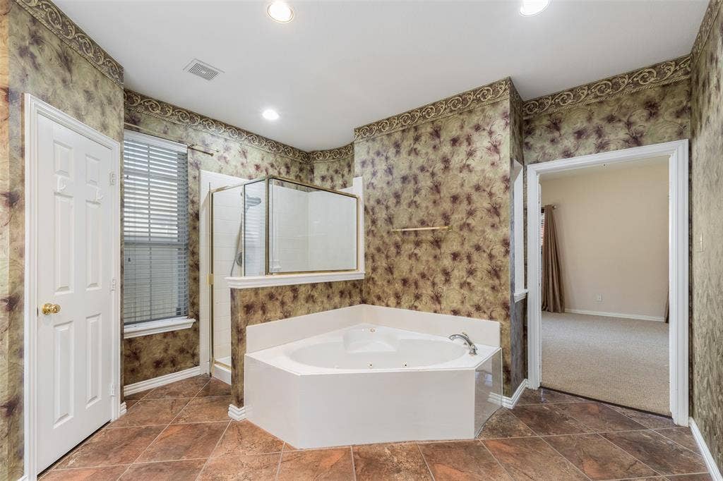 3819 Winding Forest Drive, Grand Prairie, TX 75052