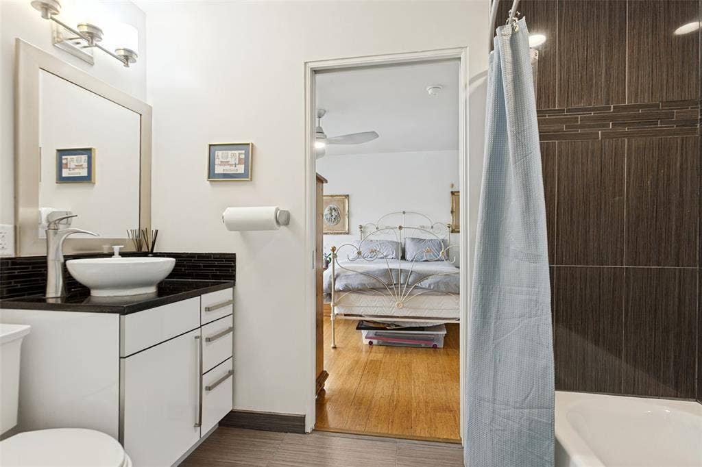 31 Vanguard Way, Dallas, TX 75243
