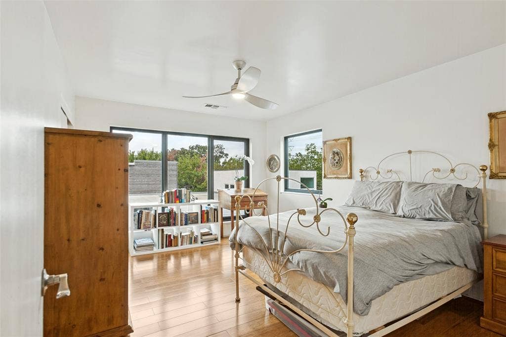 31 Vanguard Way, Dallas, TX 75243