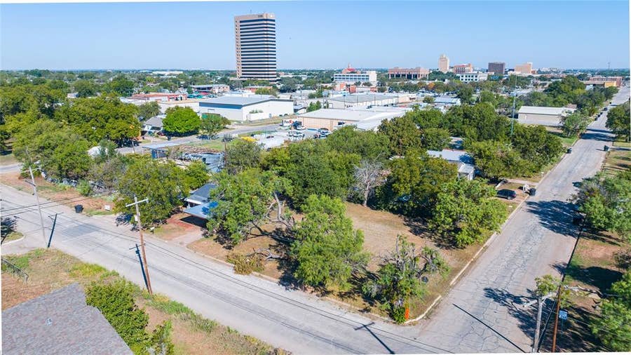 Property photo for 702 S 8th Street, Abilene, TX