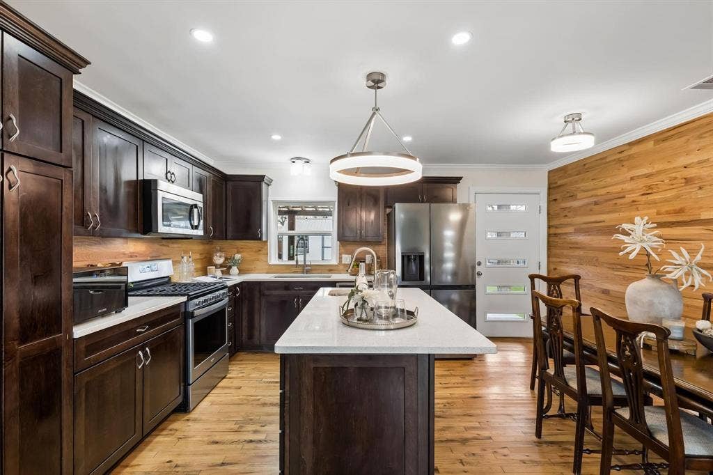 1401 N Highland Avenue, Sherman, TX 75092