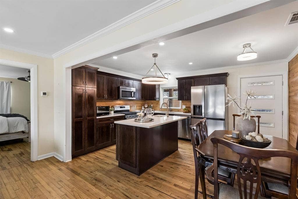 1401 N Highland Avenue, Sherman, TX 75092